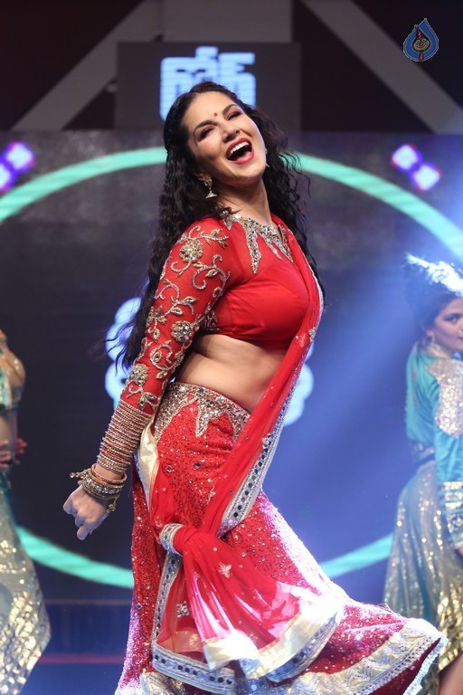 Sunny Leone at Rogue Audio Launch - 57 / 80 photos