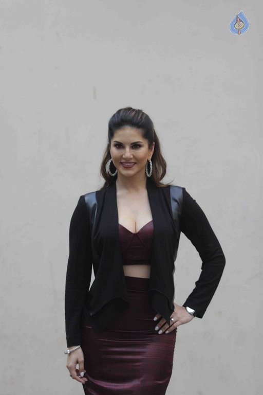 Sunny Leone Latest Photos - 15 / 20 photos