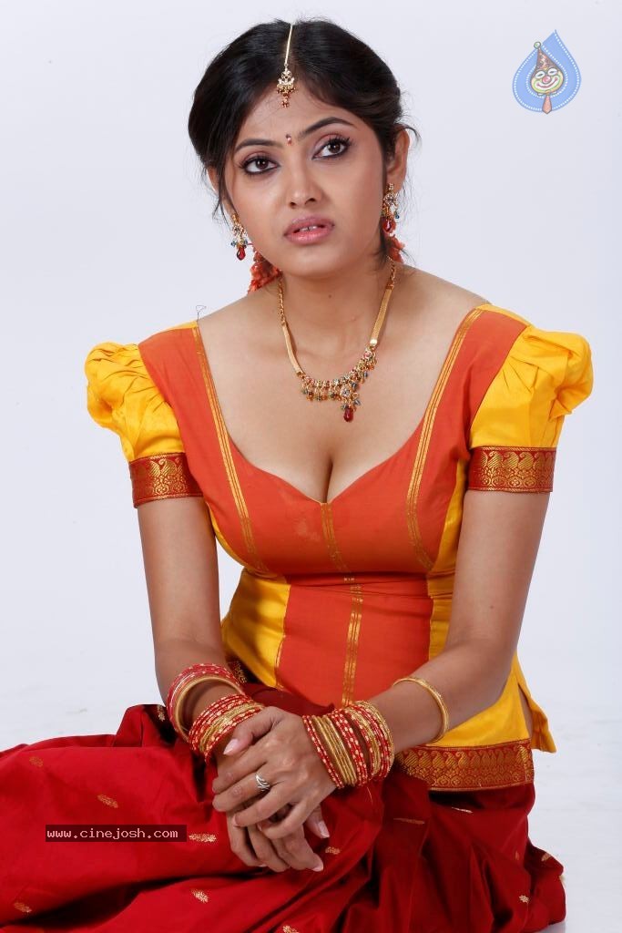 Supoorna Hot Photos - 4 / 106 photos
