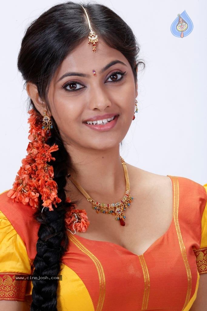 Supoorna Hot Photos - 16 / 106 photos