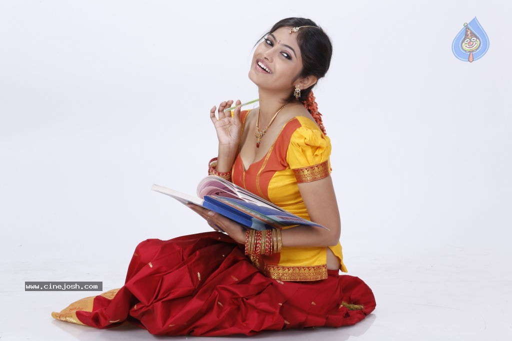 Supoorna Hot Photos - 54 / 106 photos