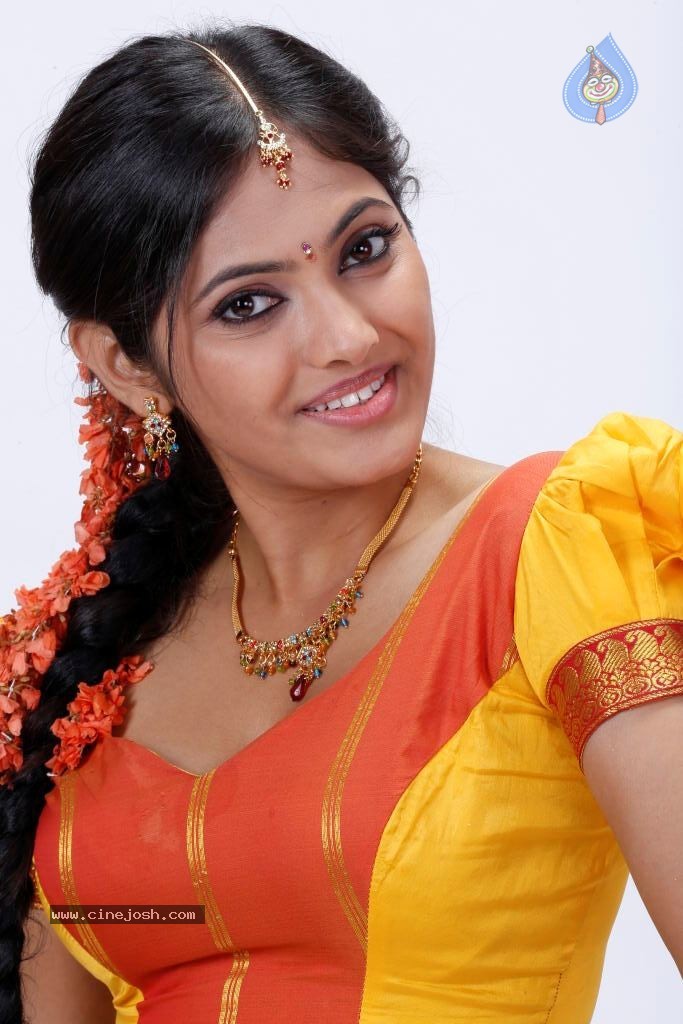 Supoorna Hot Photos - 55 / 106 photos