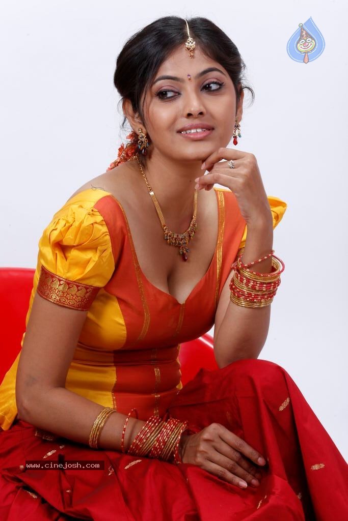 Supoorna Hot Photos - 57 / 106 photos