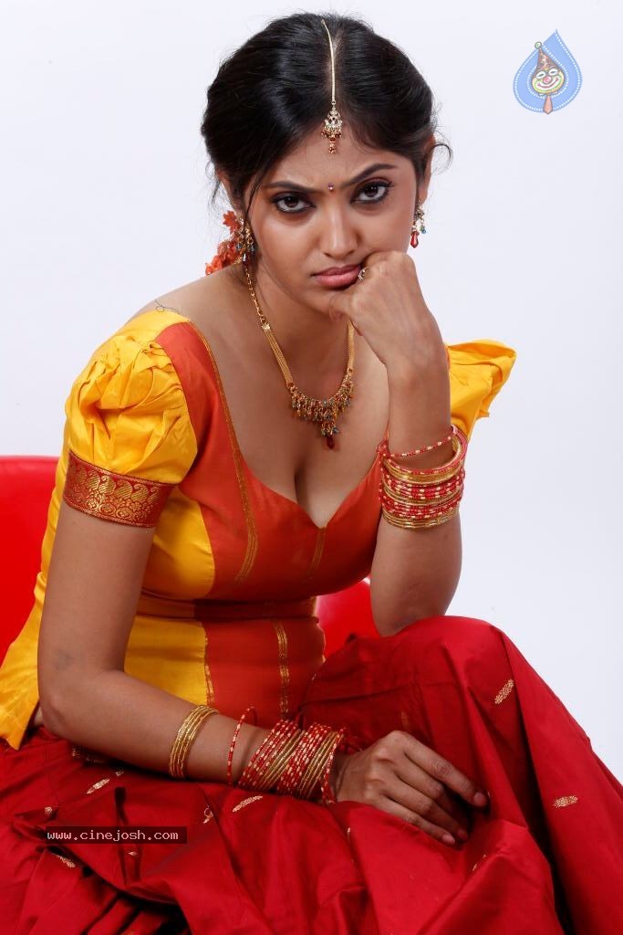 Supoorna Hot Photos - 58 / 106 photos