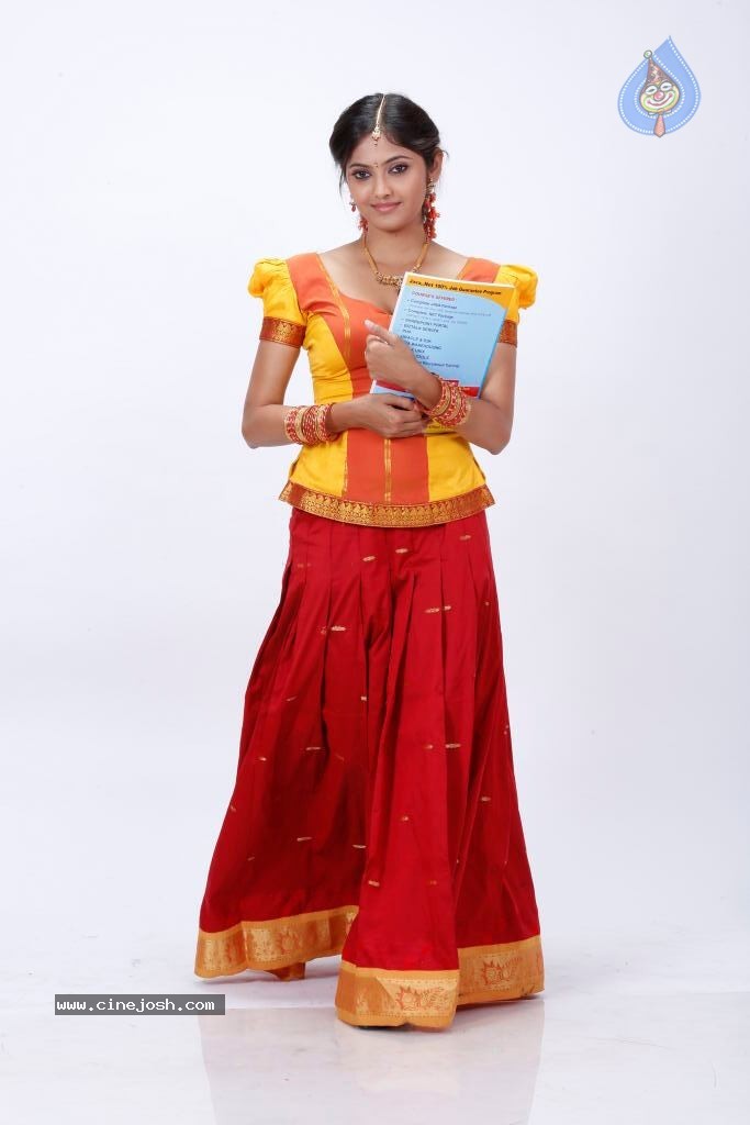 Supoorna Hot Photos - 62 / 106 photos