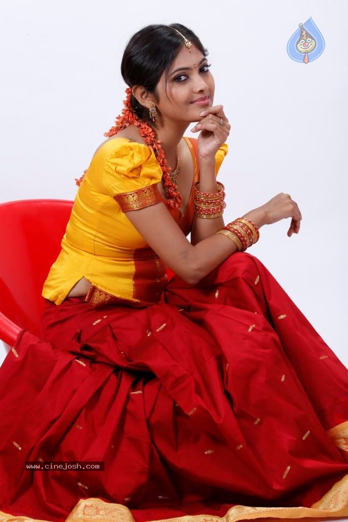 Supoorna Hot Photos - 66 / 106 photos