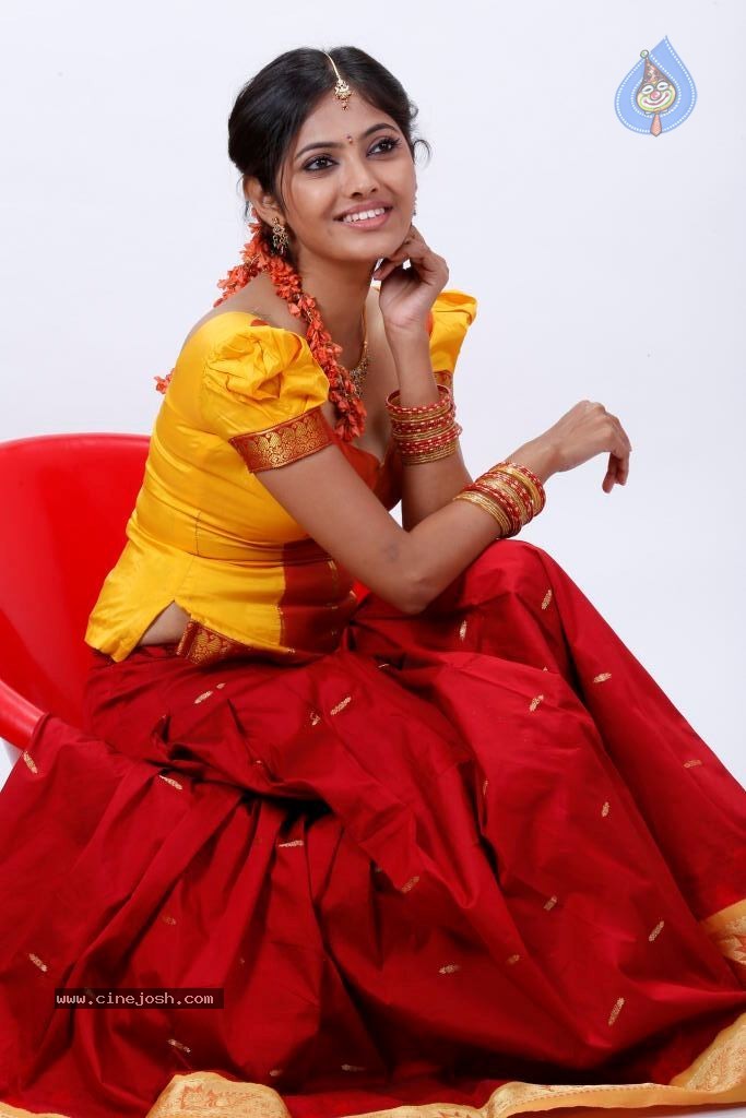 Supoorna Hot Photos - 75 / 106 photos