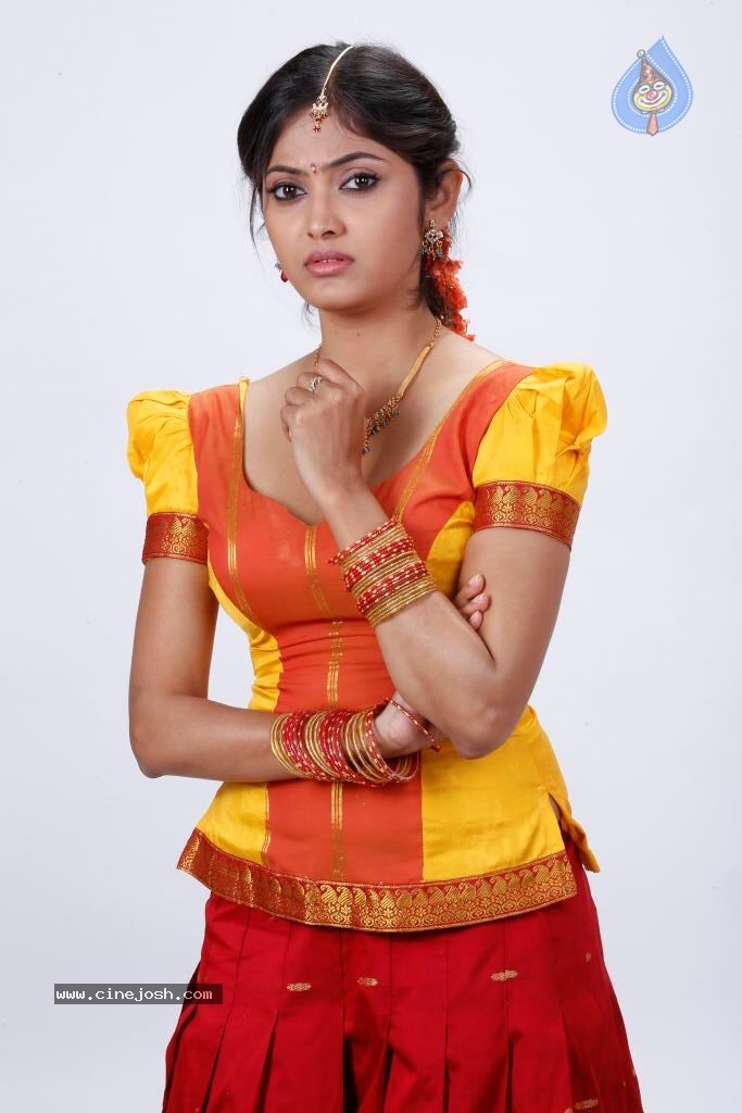 Supoorna Hot Photos - 76 / 106 photos