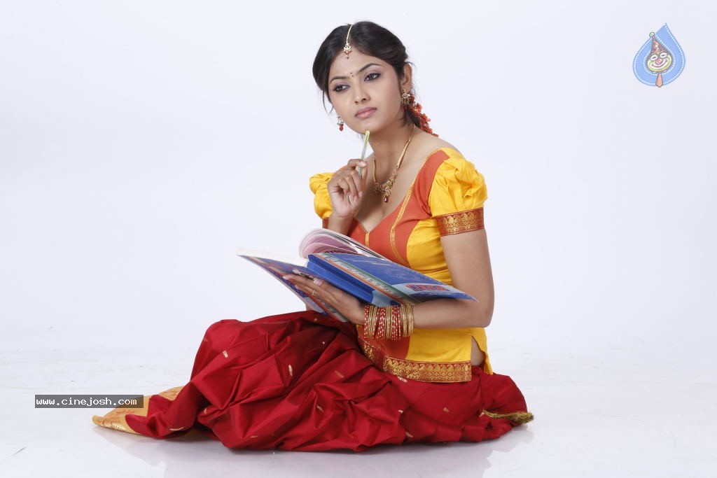 Supoorna Hot Photos - 84 / 106 photos