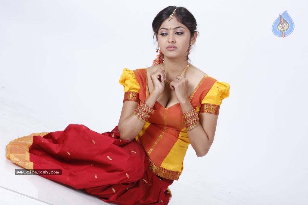 Supoorna Hot Photos - 85 / 106 photos