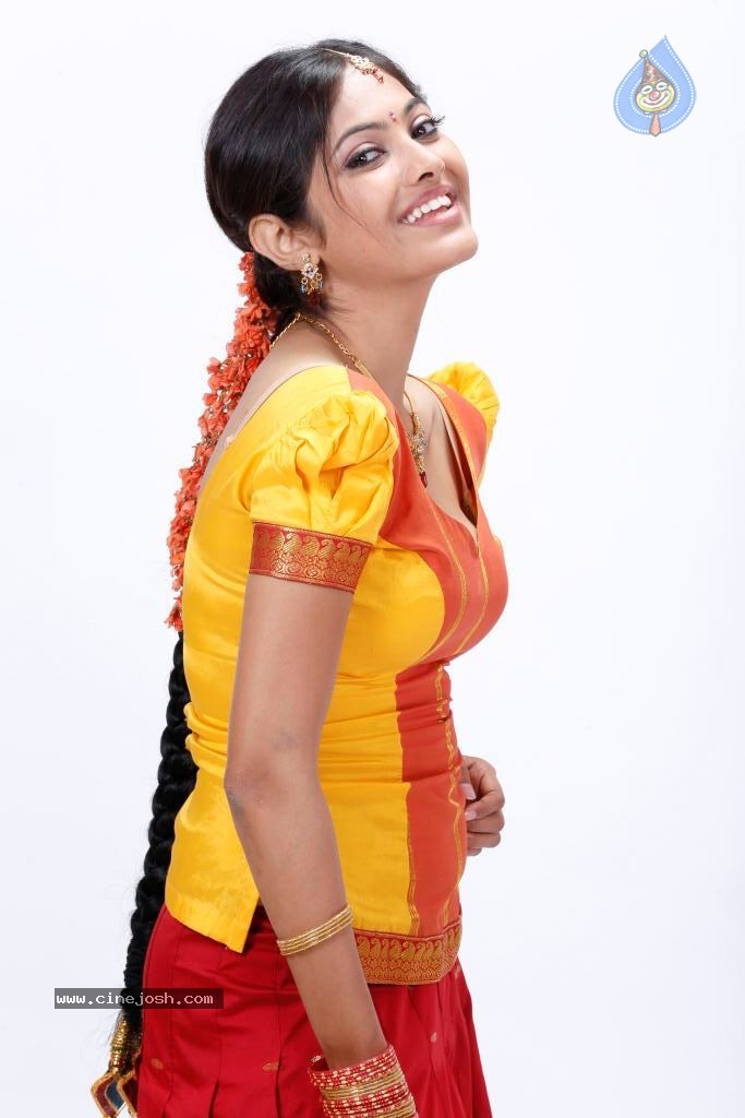 Supoorna Hot Photos - 93 / 106 photos