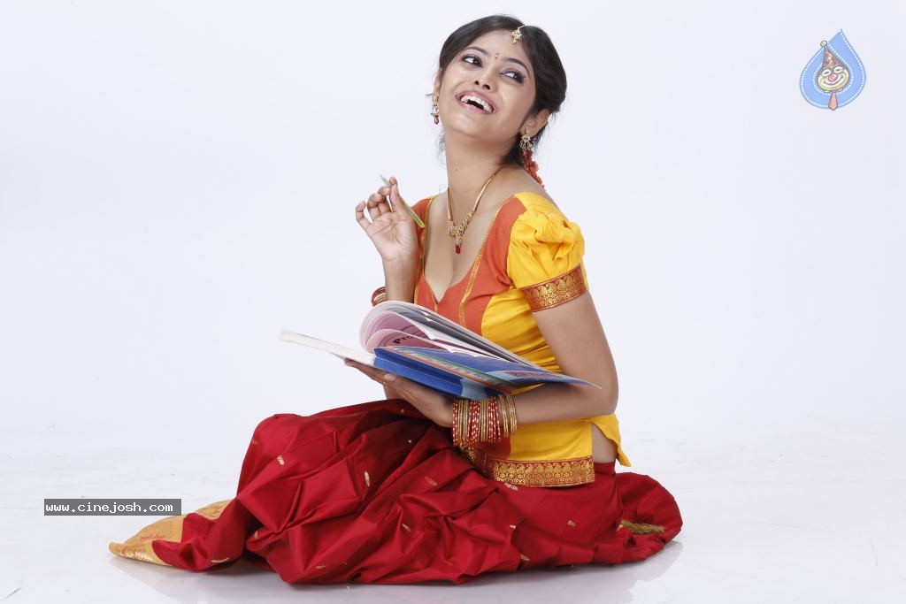 Supoorna Hot Photos - 97 / 106 photos