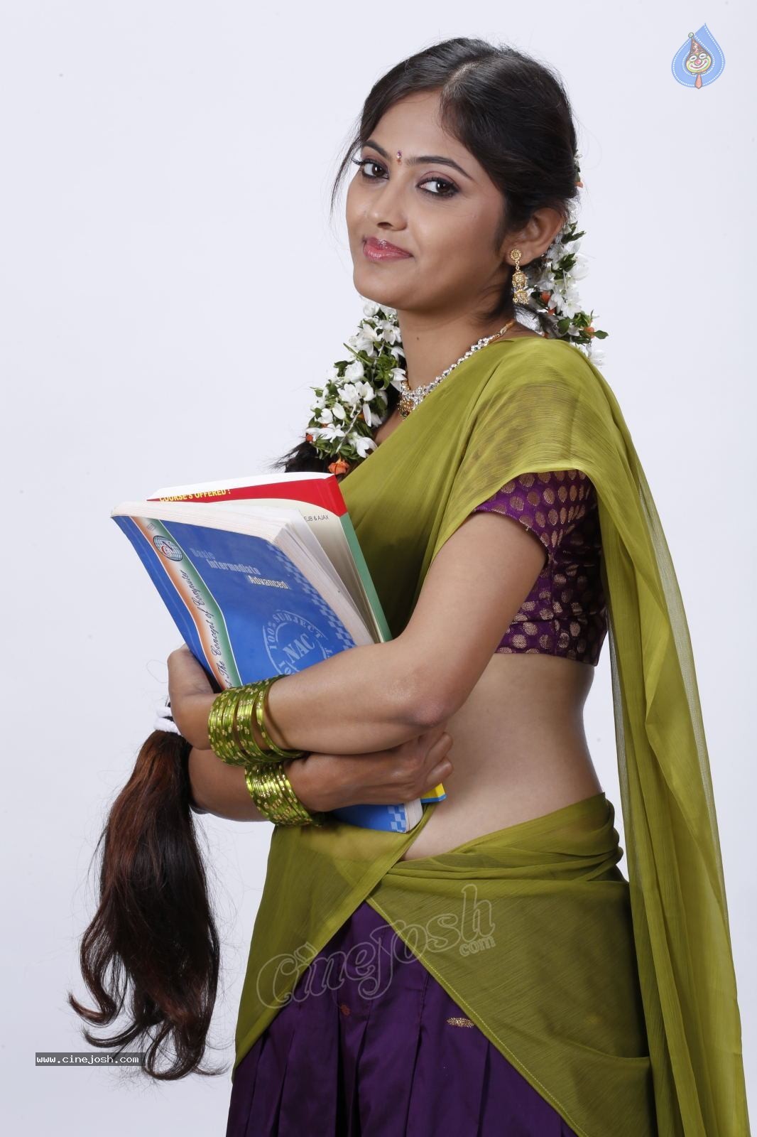 Supoorna New Stills - 19 / 92 photos