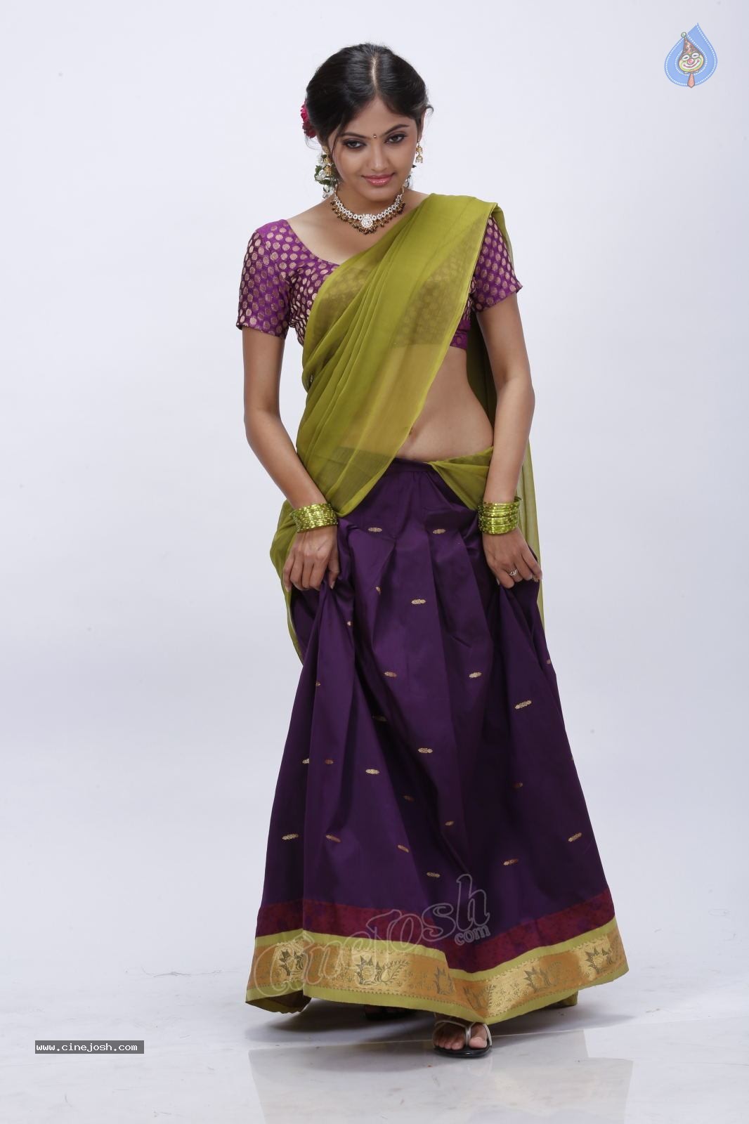 Supoorna New Stills - 33 / 92 photos