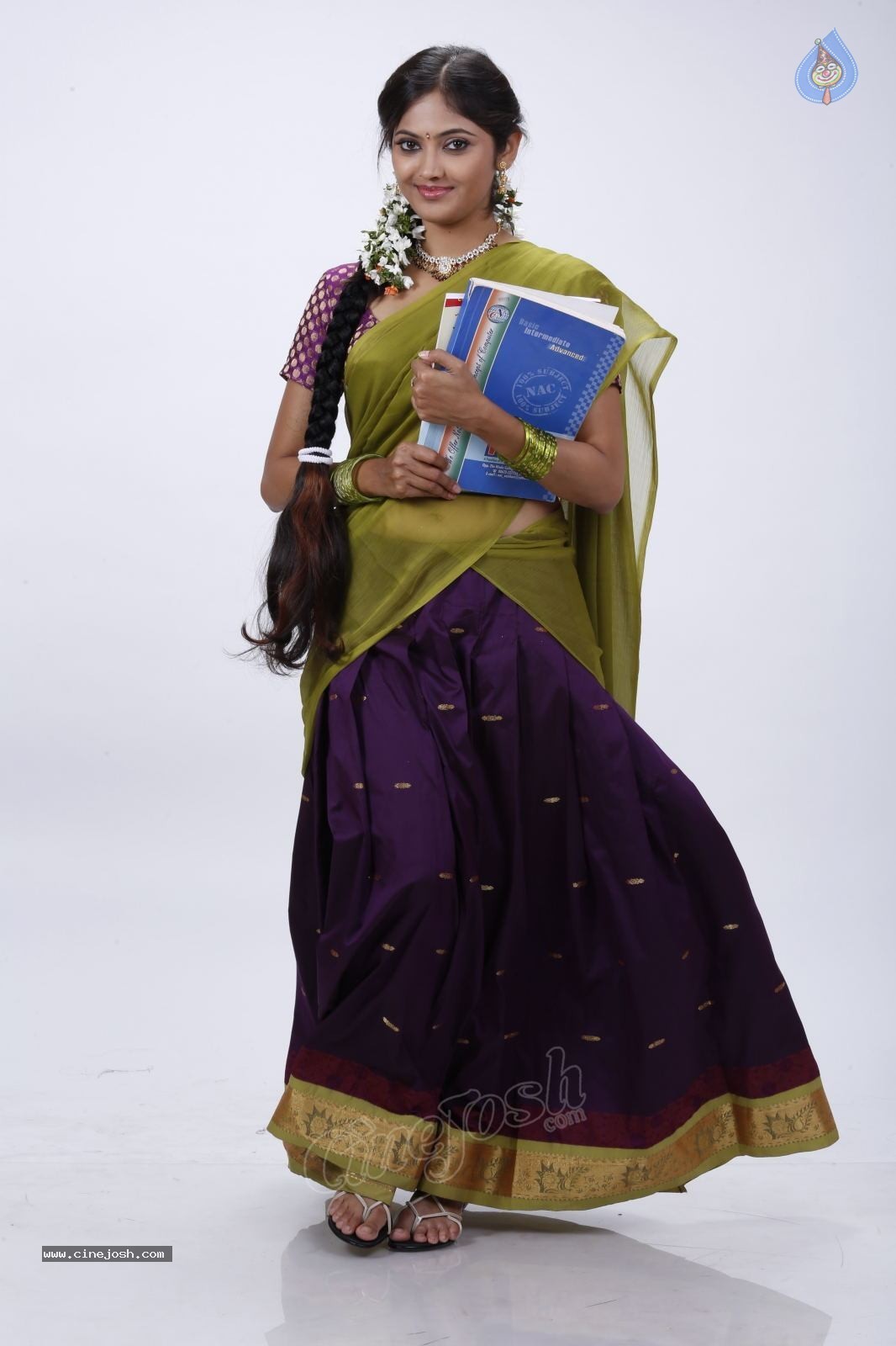 Supoorna New Stills - 35 / 92 photos