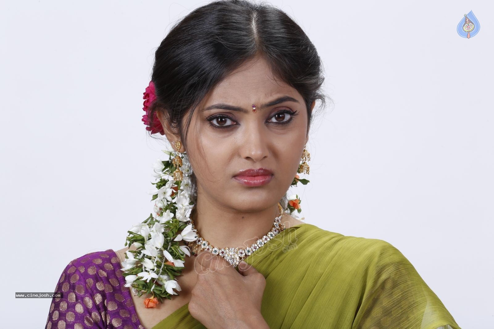 Supoorna New Stills - 50 / 92 photos