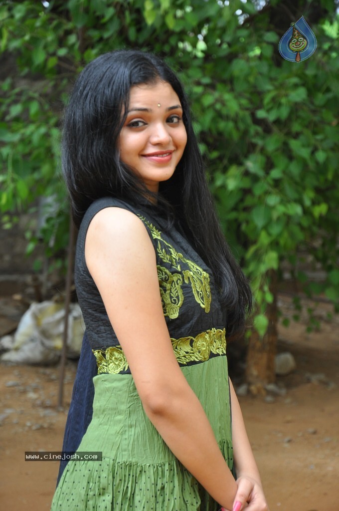 Supraja New Stills - 6 / 96 photos