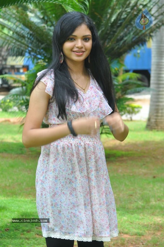 Supraja New Stills - 29 / 59 photos