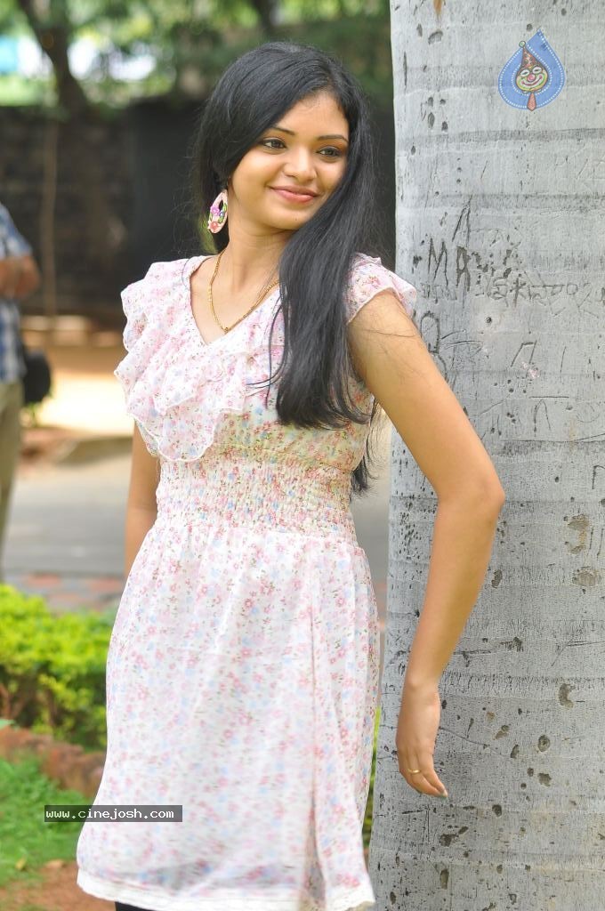 Supraja New Stills - 57 / 59 photos