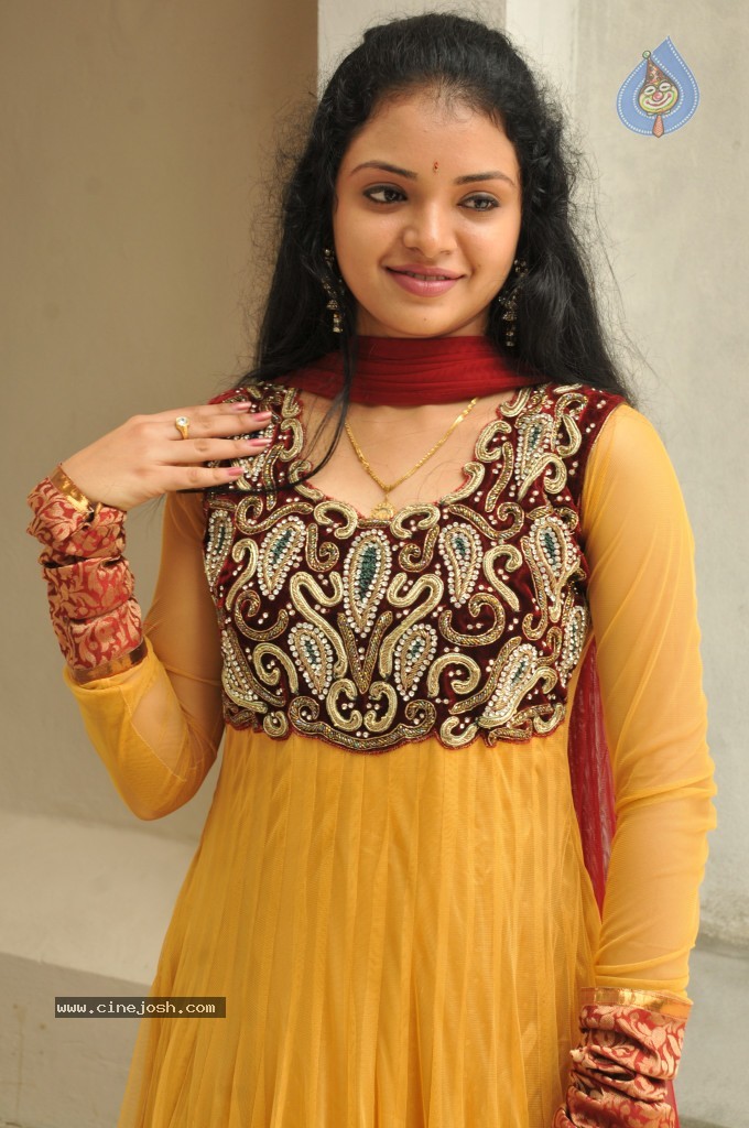 Supraja New Stills - 30 / 33 photos