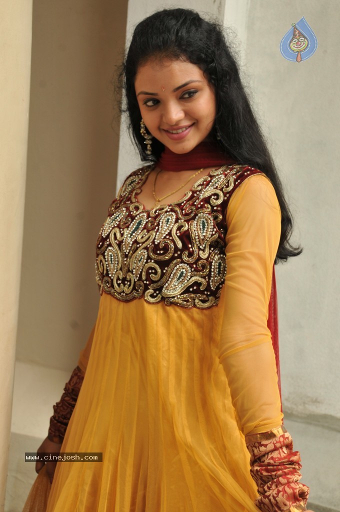 Supraja New Stills - 31 / 33 photos