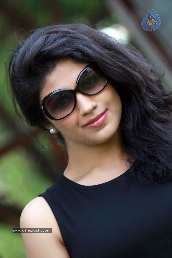 Supriya Hot Gallery - 5 / 78 photos