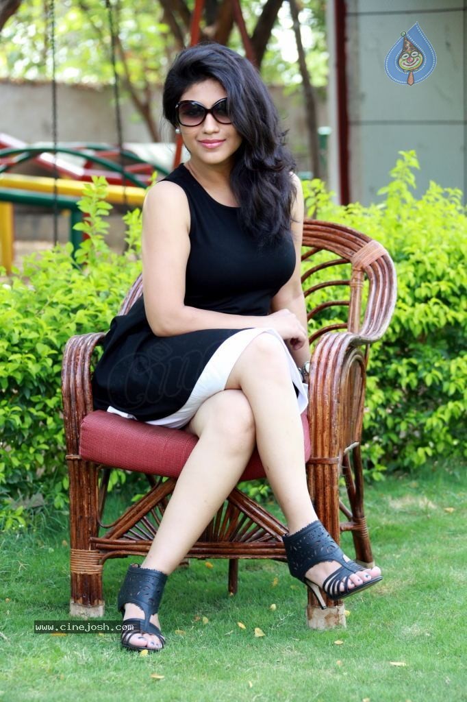 Supriya Hot Gallery - 6 / 78 photos