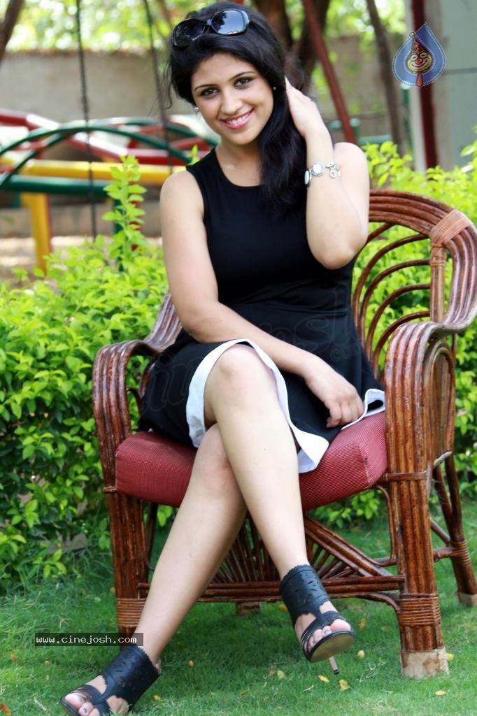 Supriya Hot Gallery - 18 / 78 photos