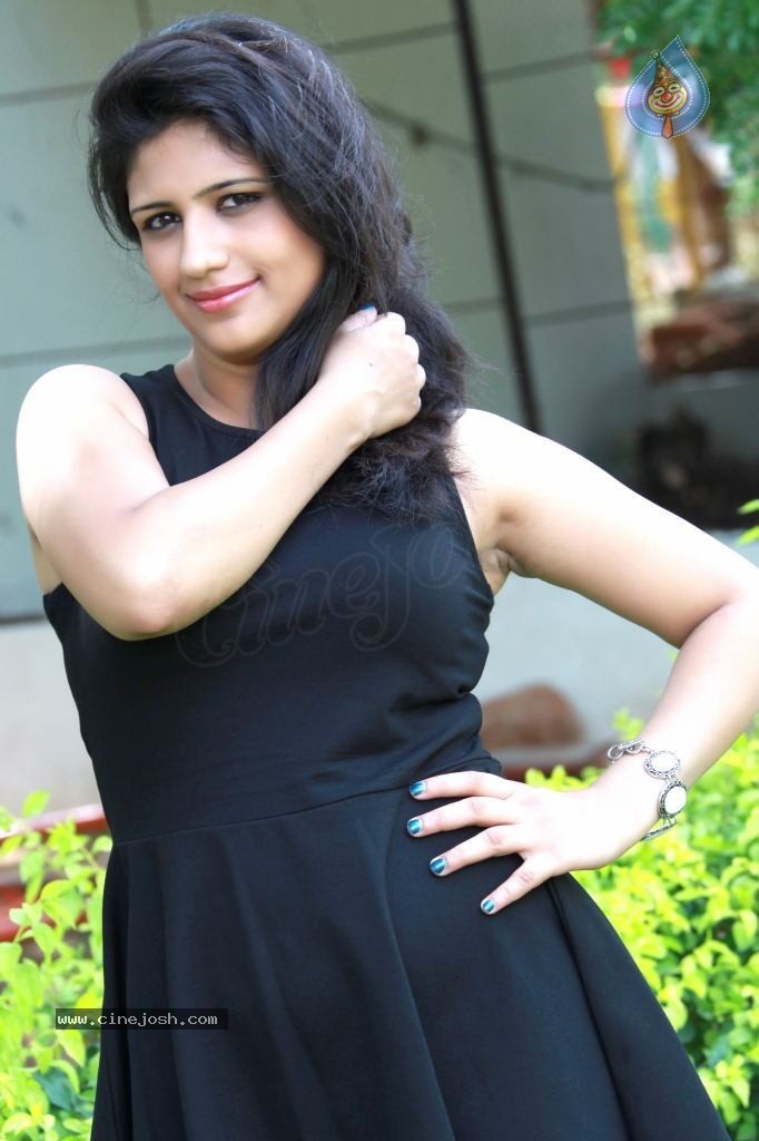 Supriya Hot Gallery - 23 / 78 photos