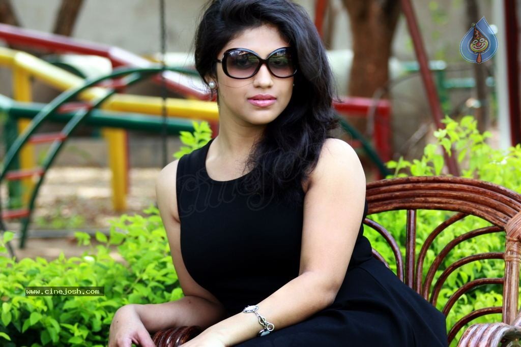 Supriya Hot Gallery - 28 / 78 photos