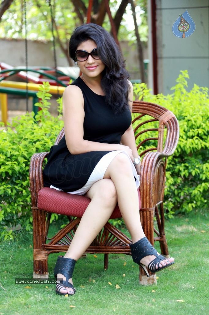 Supriya Hot Gallery - 36 / 78 photos