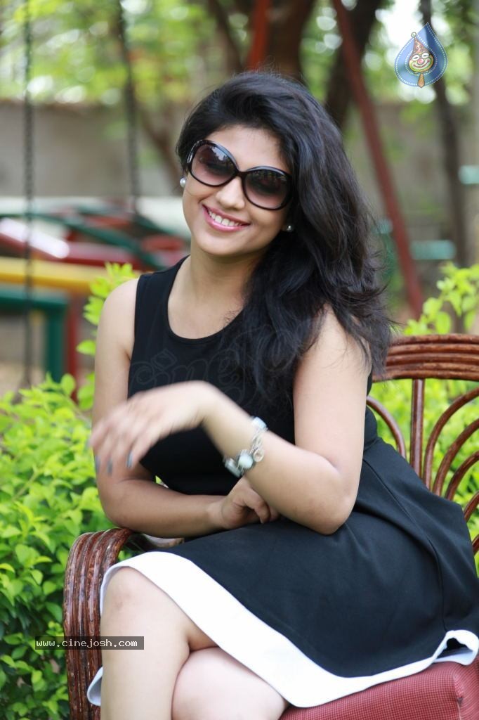 Supriya Hot Gallery - 71 / 78 photos