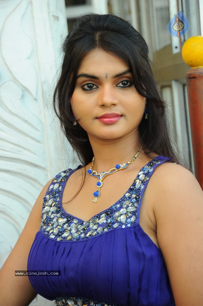 Supriya New Stills - 43 / 57 photos