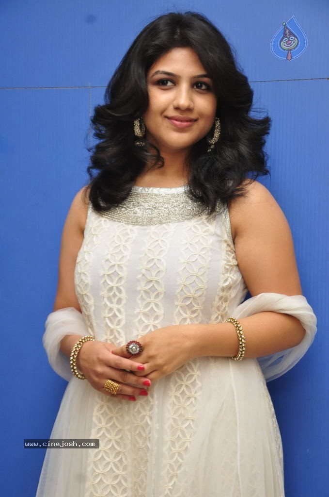 Supriya New Stills - 17 / 50 photos