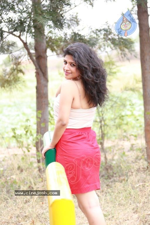 Supriya Photoshoot Stills - 100 / 117 photos