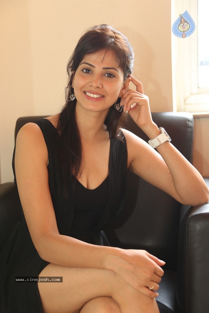 Supriya Sailaja Hot Stills - 29 / 95 photos