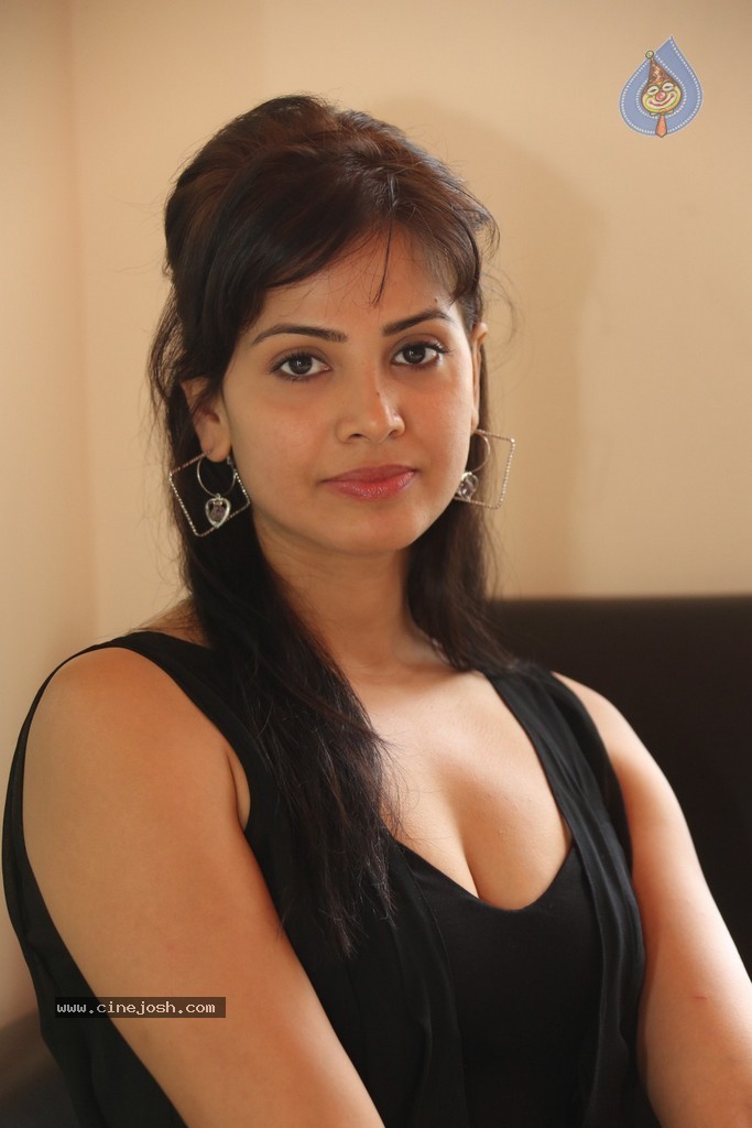 Supriya Sailaja Hot Stills - 43 / 95 photos