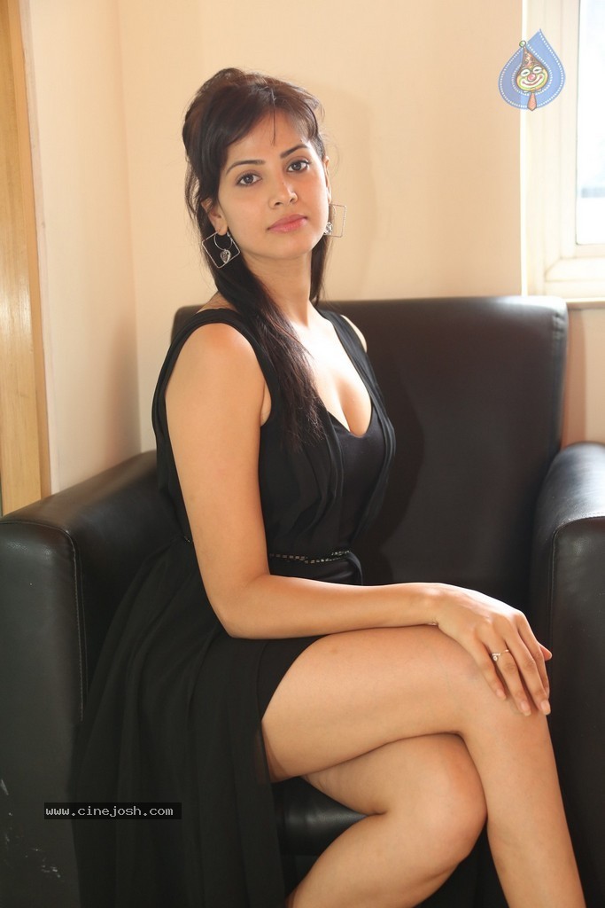 Supriya Sailaja Hot Stills - 46 / 95 photos