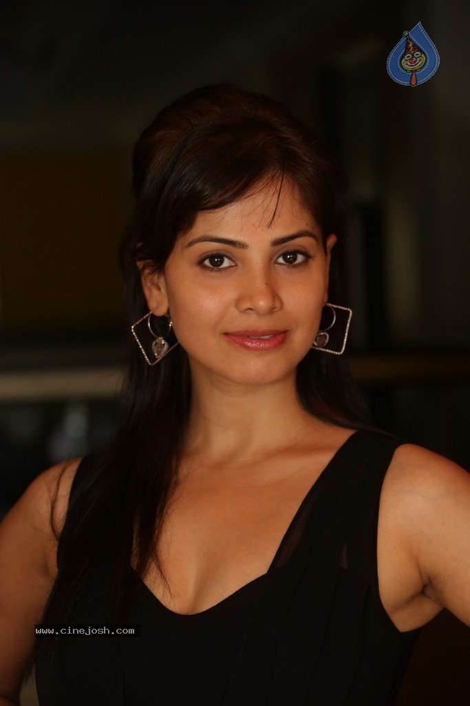 Supriya Sailaja Hot Stills - 68 / 95 photos