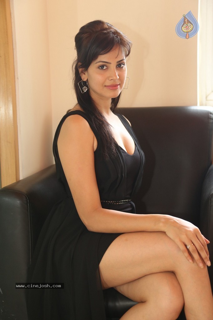 Supriya Sailaja Hot Stills - 80 / 95 photos