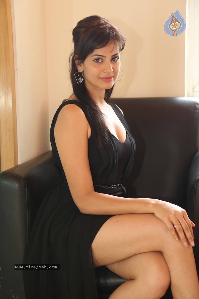 Supriya Sailaja Hot Stills - 93 / 95 photos