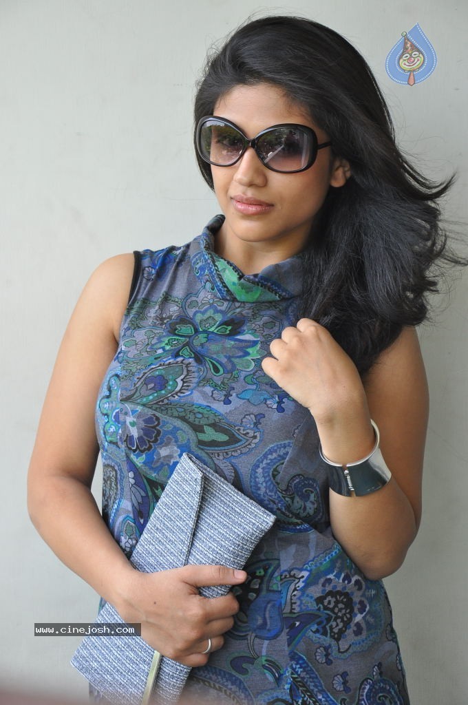 Supriya Shailaja Gallery - 26 / 42 photos