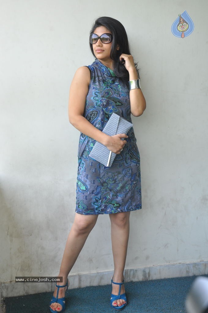 Supriya Shailaja Gallery - 29 / 42 photos