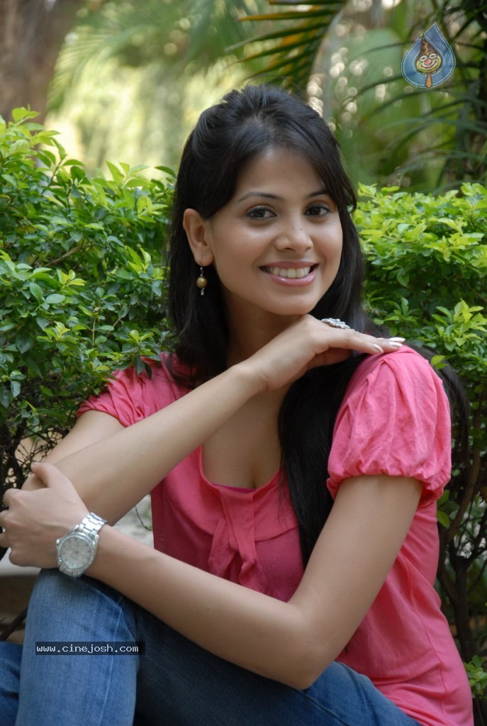 Supriya Shailaja New Stills - 13 / 139 photos