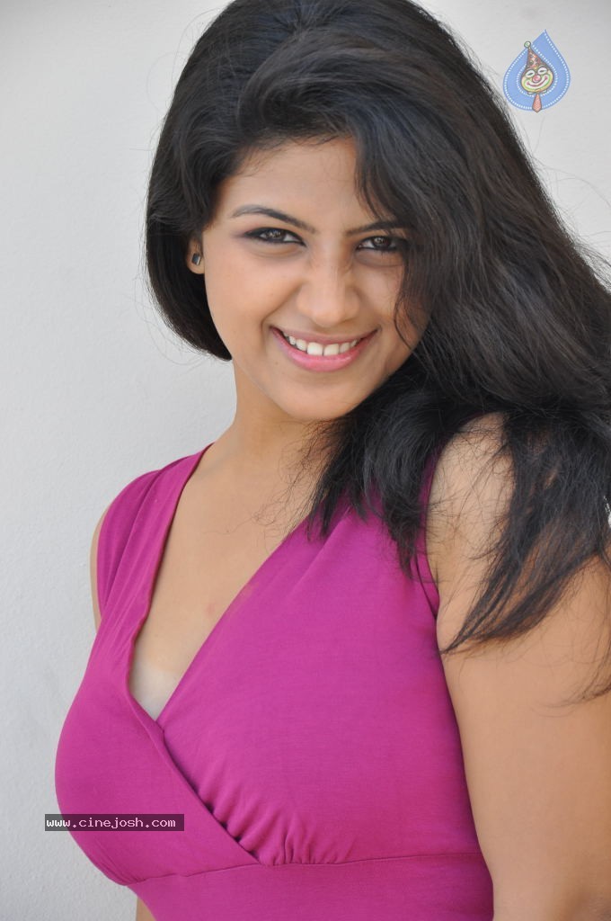 Supriya Stills - 42 / 117 photos