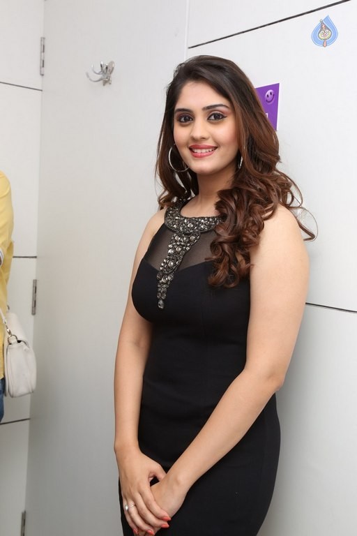 Surabhi Latest Gallery - 34 / 42 photos