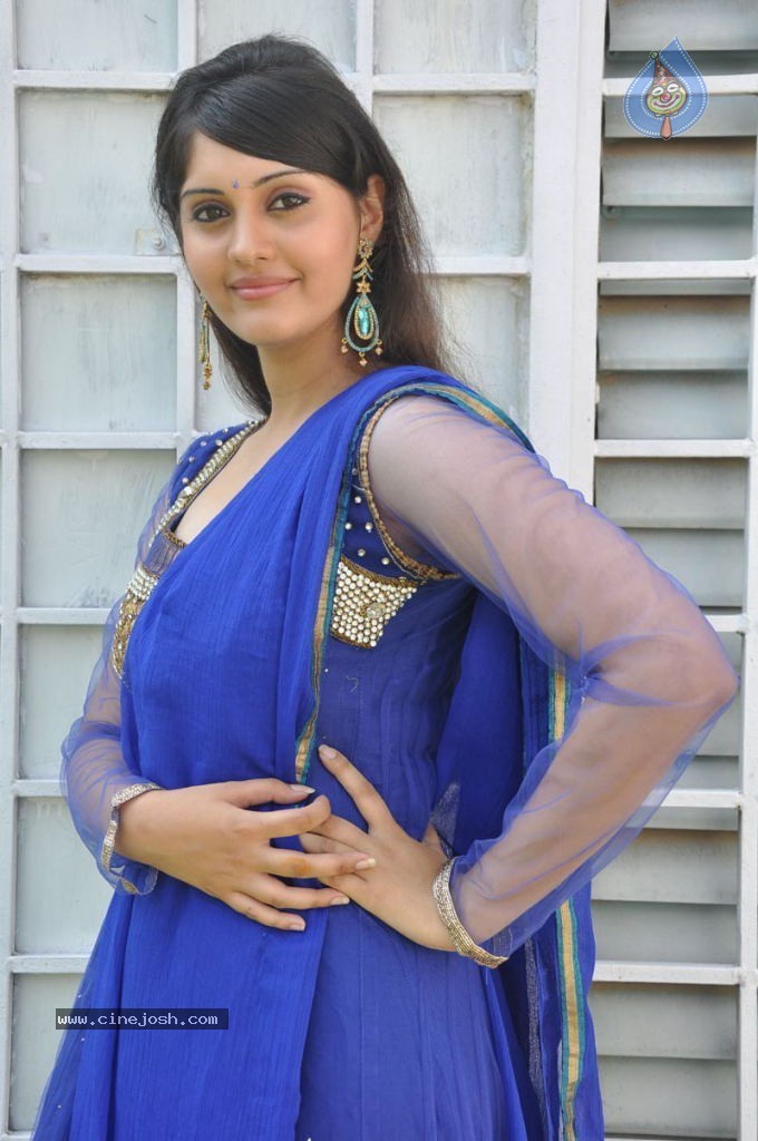 Surabhi Latest Stills - 25 / 37 photos