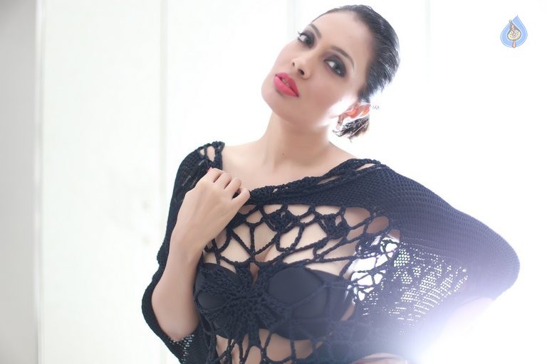 Surabhi Prabhu Latest Photos - 6 / 59 photos