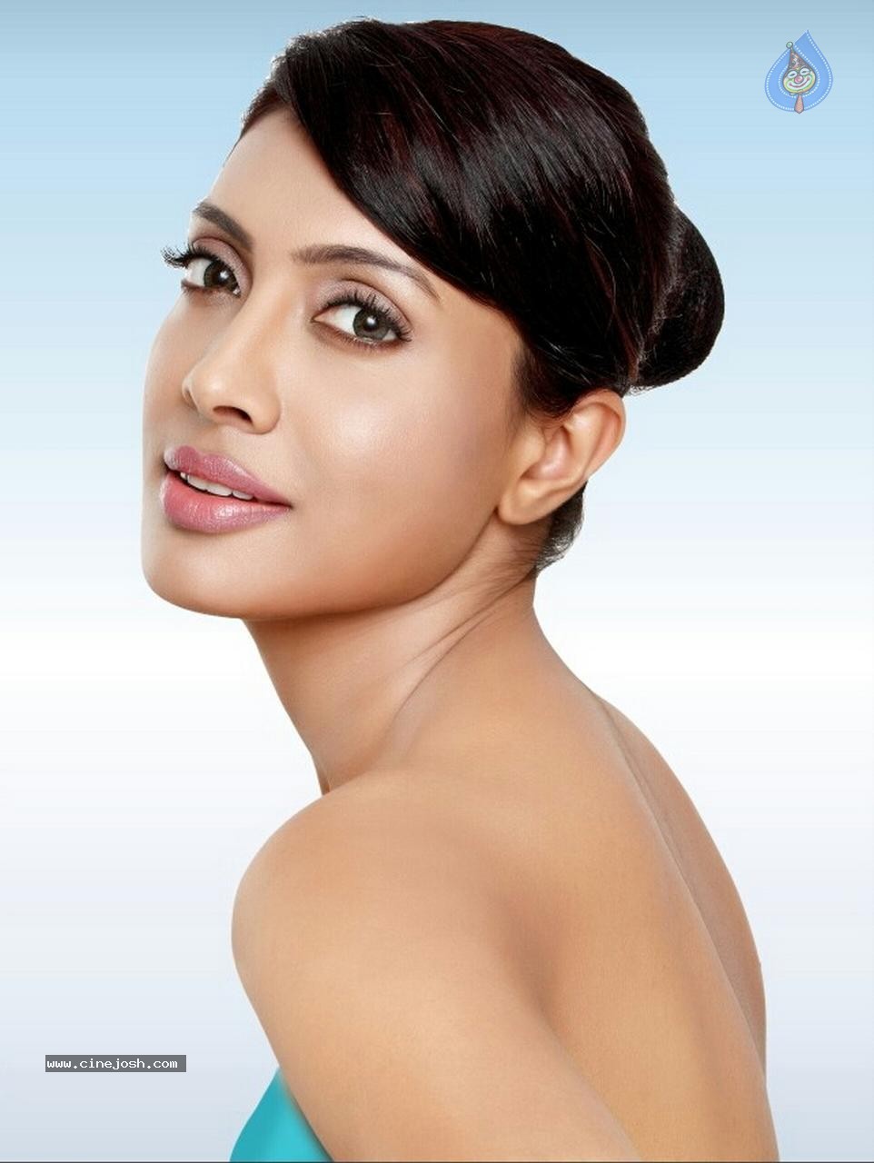 Surabhi Prabhu New Photos - 11 / 28 photos