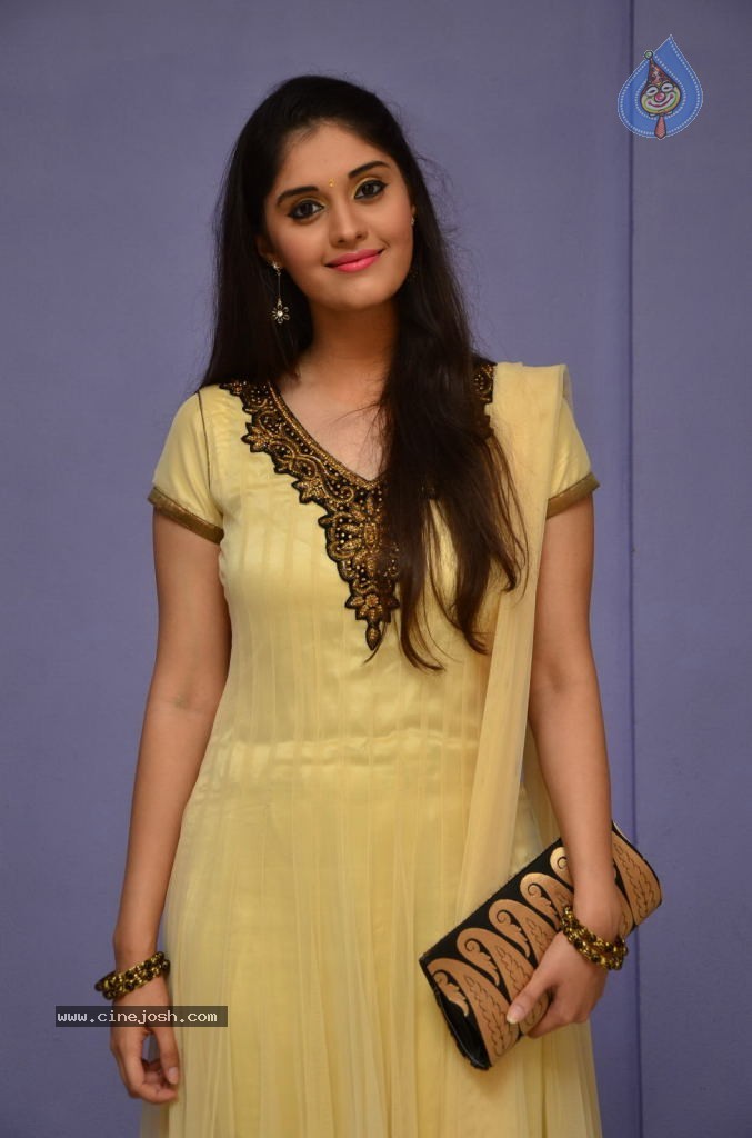 Surabhi Stills - 16 / 35 photos